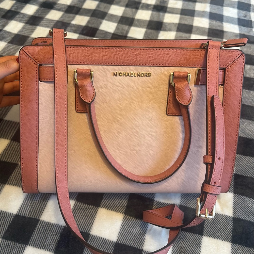 Brand NWT. Michael Kors purse. Pink.